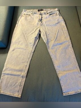 Abercrombie & Fitch Athletic Loose Light Wash Jeans 36x30